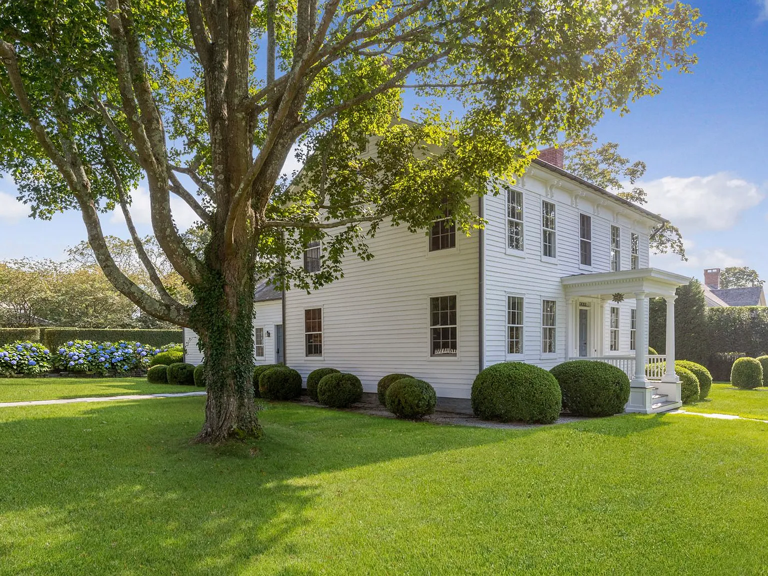 A Private Oasis in the heart of Sag Harbor — Photo 2