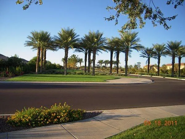 3 bed, 2251 sqft, $1,750 — Photo 2