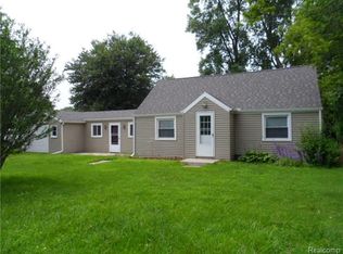 2481 Bartlett Rd, Smiths Creek, MI 48074