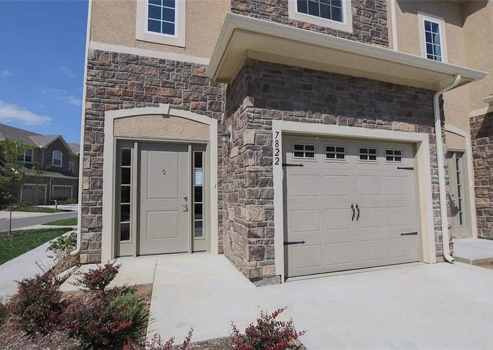 1st image of 7822 W 158th Ct