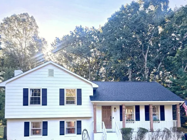 200 Green Tree Dr, Forest, VA 24551