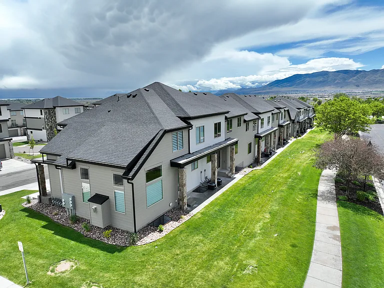 2057 N Harvest Village Ln — Photo 3