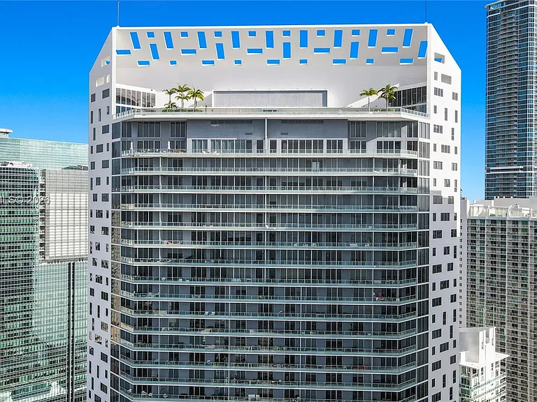 1300 Brickell Bay Dr #10 — Photo 3