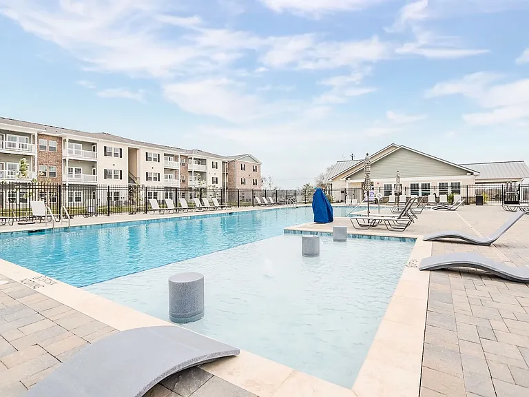 Whispering Pointe Apartments — Photo 14