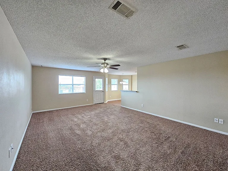 4306 Secretariat Dr — Photo 2