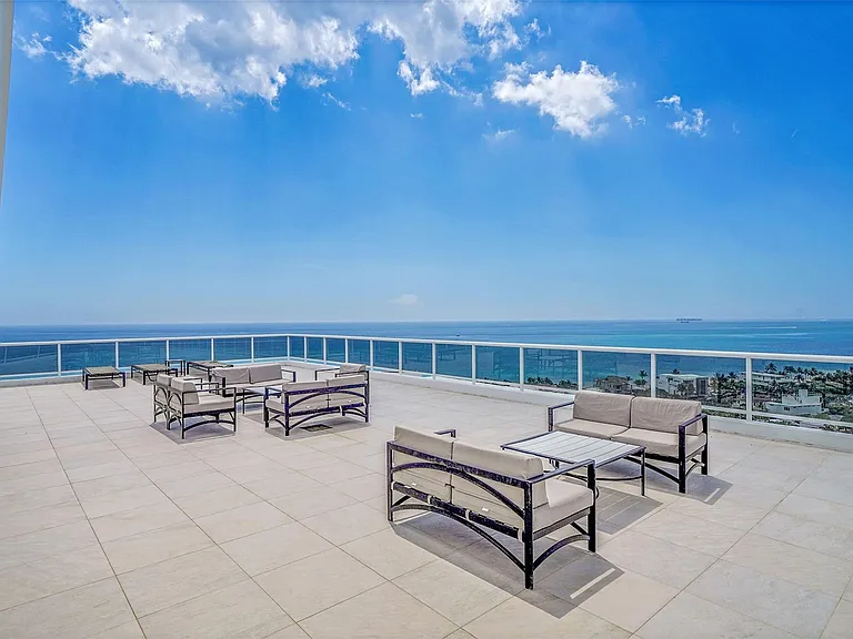 2841 N Ocean Blvd #1004 — Photo 38