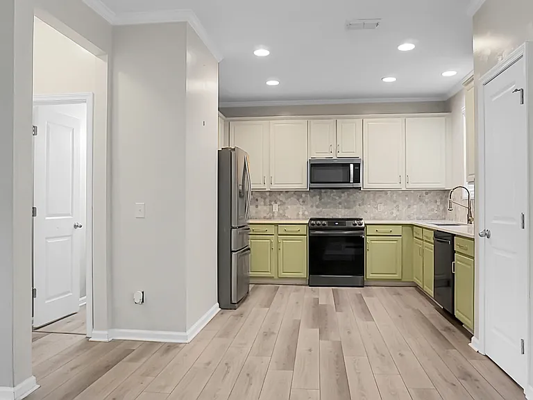 243 Oglethorpe Cir — Photo 7