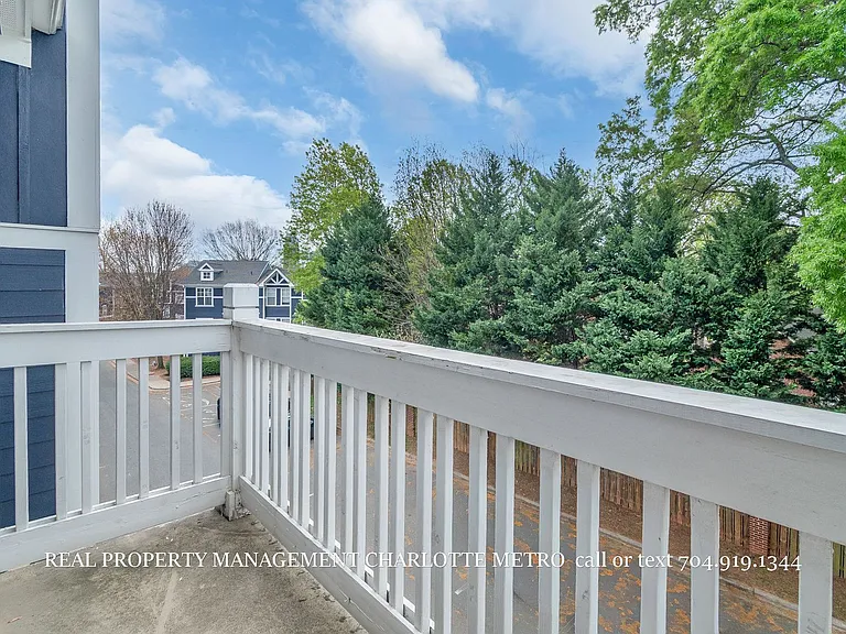 1630 Walnut View Dr — Photo 22