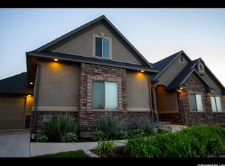 296 E Eagle Ridge Dr, North Salt Lake, UT 84054