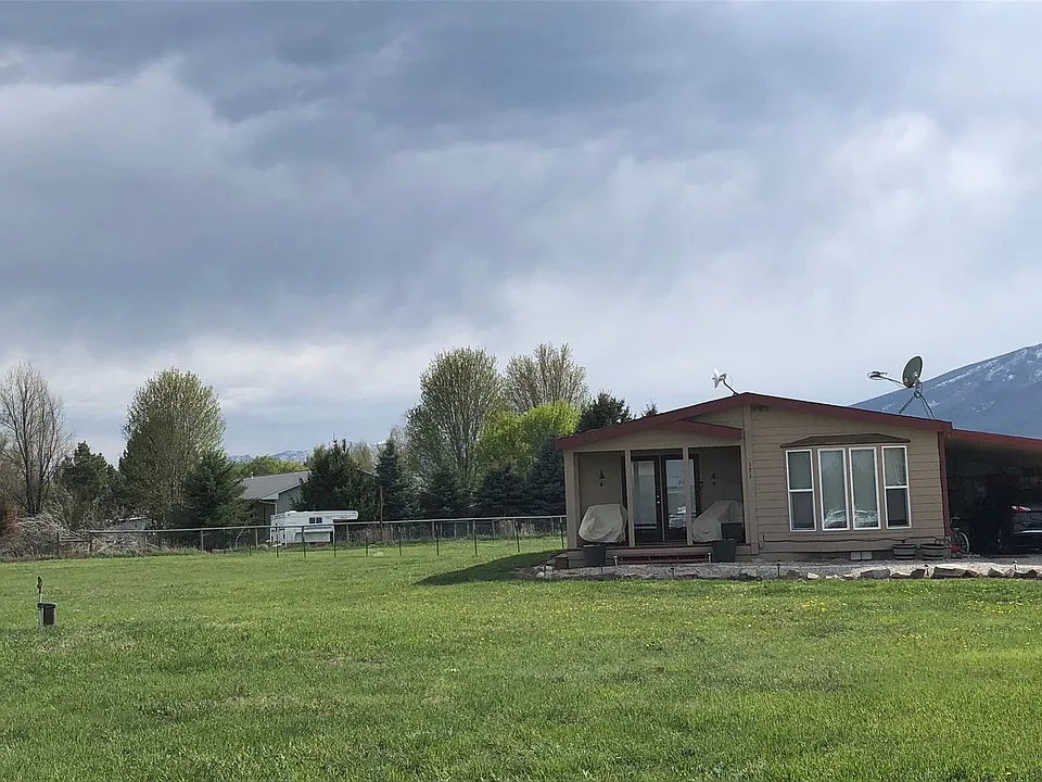 131 Goddard Ln