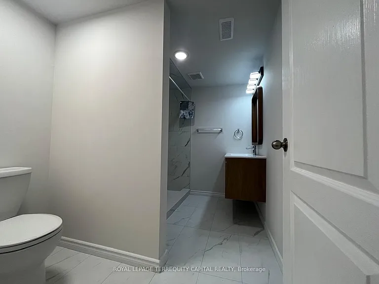 1416 Maple Rd #2 — Photo 9