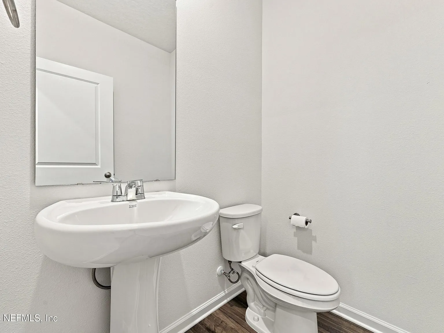 3 bed, 2.5 bath, 1403 sqft, $1,800 — Photo 3