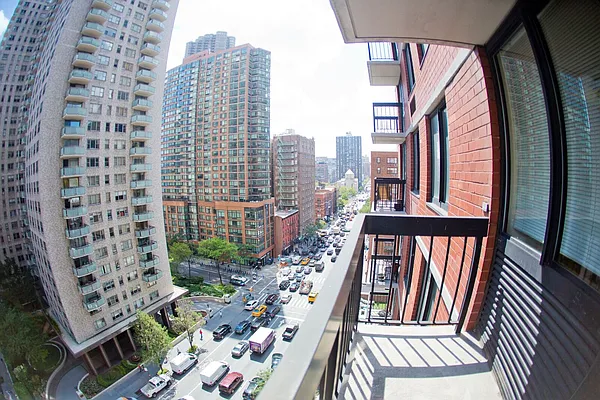 Rented by Royal Operation System | media 32