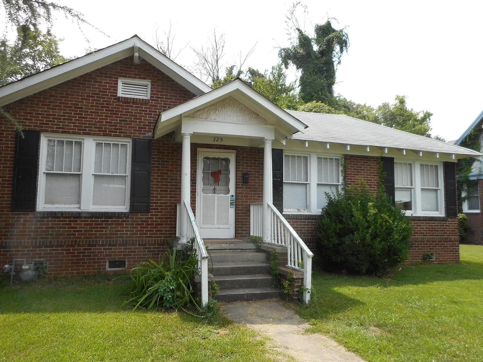 S Saluda Ave, Columbia — Photo 1