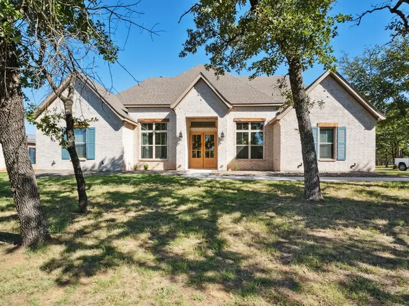 676 S Sugartree Dr, Lipan, TX 76462