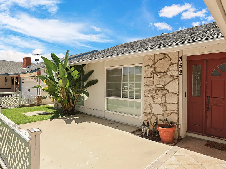352 S Pine St — Photo 2