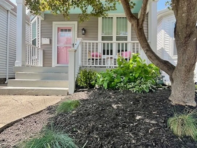 1937 Bonnycastle Ave — Photo 2
