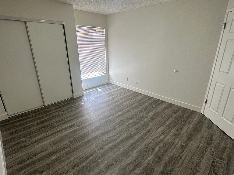 328 E Providencia Ave #202 — Photo 13