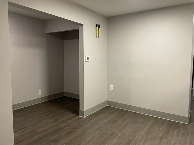 Apartment off 28th and Clyde Park Available — Photo 99
