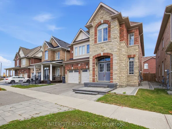 379 Robert Parkinson Dr, Brampton, ON L7A 4B8