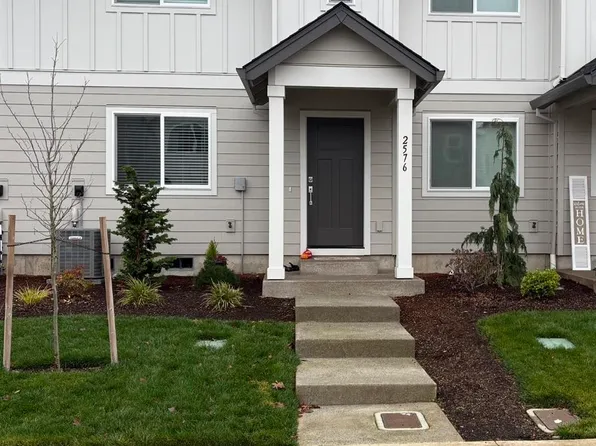 2576 Sawtelle Dr, Woodburn, OR 97071