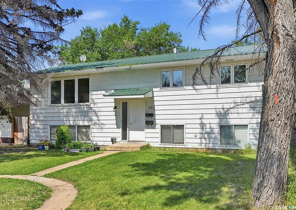 1st image of 206 Carleton DRIVE
