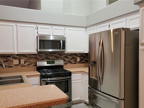 5th image of 1853 Lyell Canyon Ln