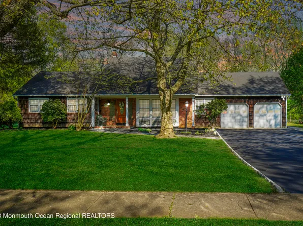 42 Hibernia Way, Freehold, NJ 07728