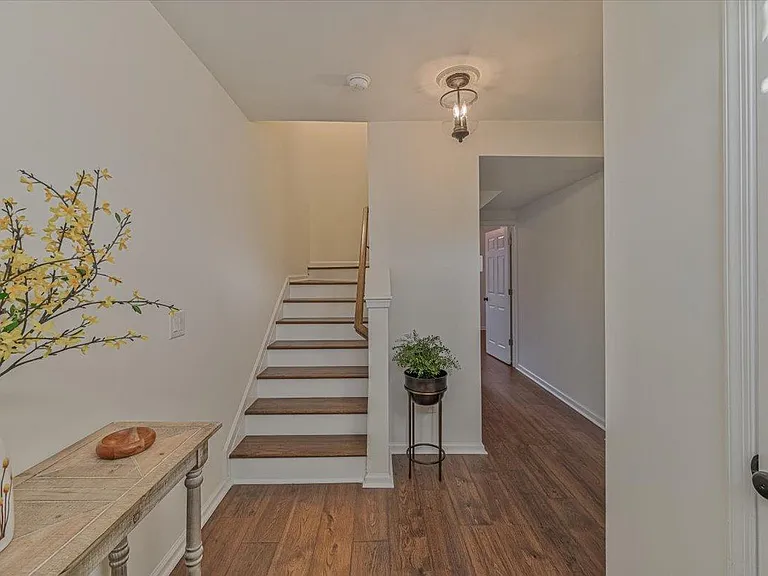 643 Huffine Manor Cir — Photo 2