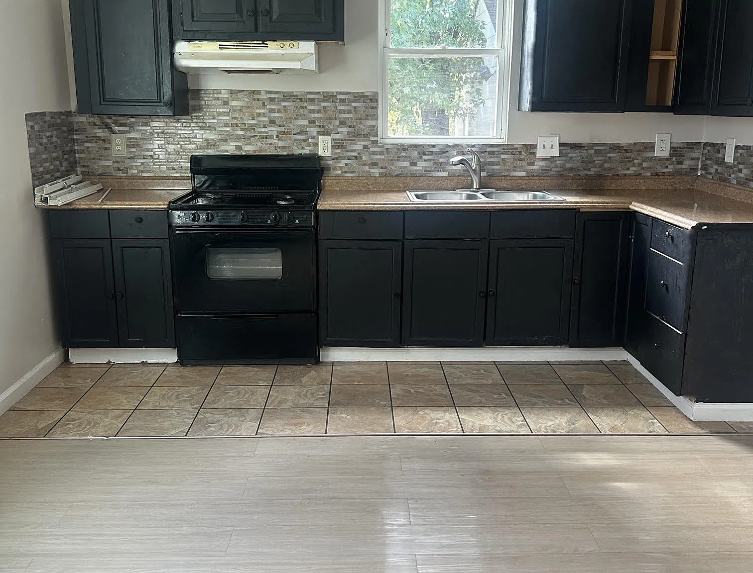 3 bed, $1,795 — Photo 1
