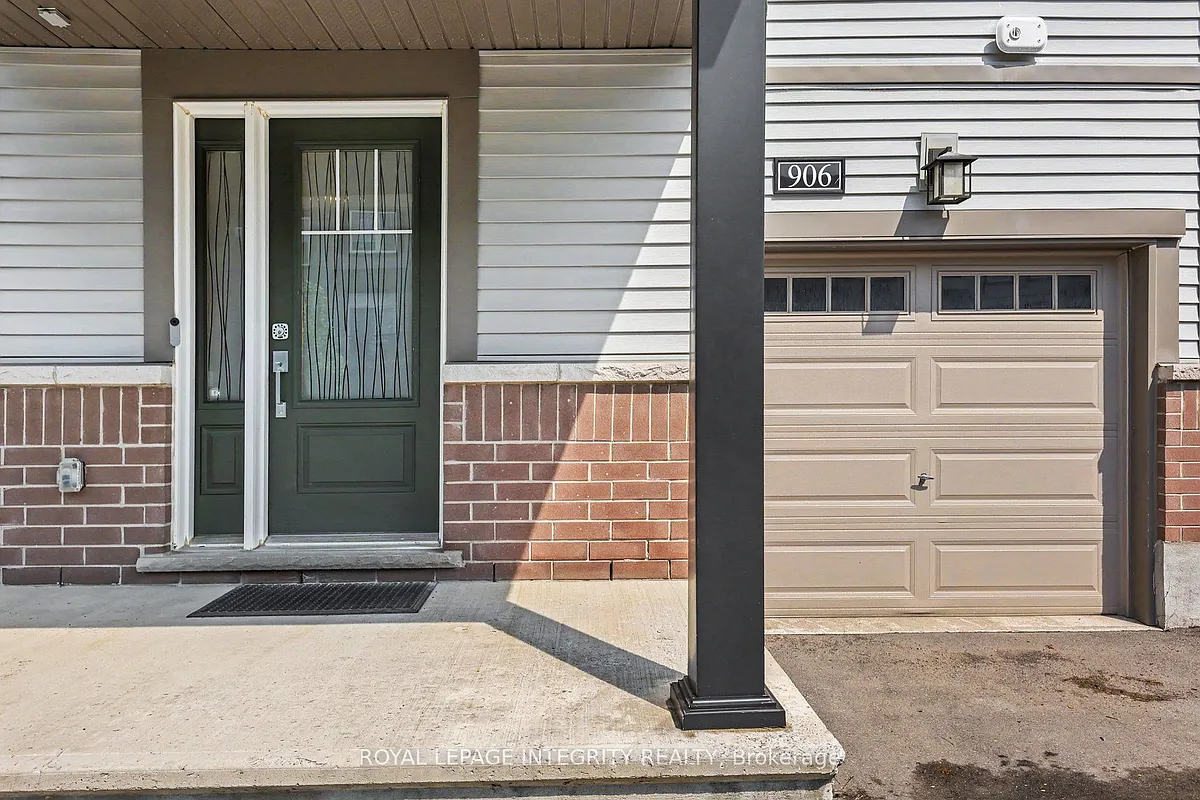 Building Photo - 906 Lixnaw Ct