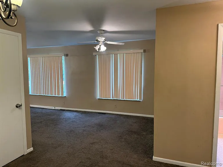 982 N Adams Rd #4 — Photo 9