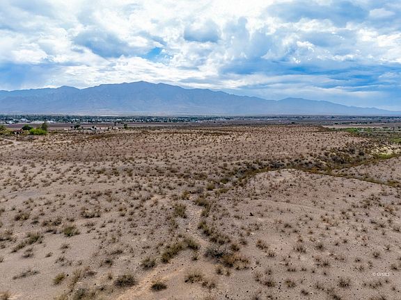 5th image of N La Quinta Ln