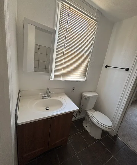 121 W Rose St — Photo 11