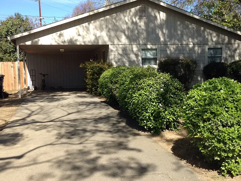 1205 Duke Dr — Photo 17