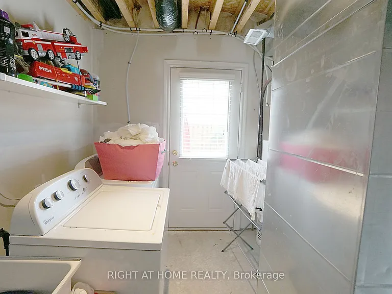 15 Magdalene Cres — Photo 7