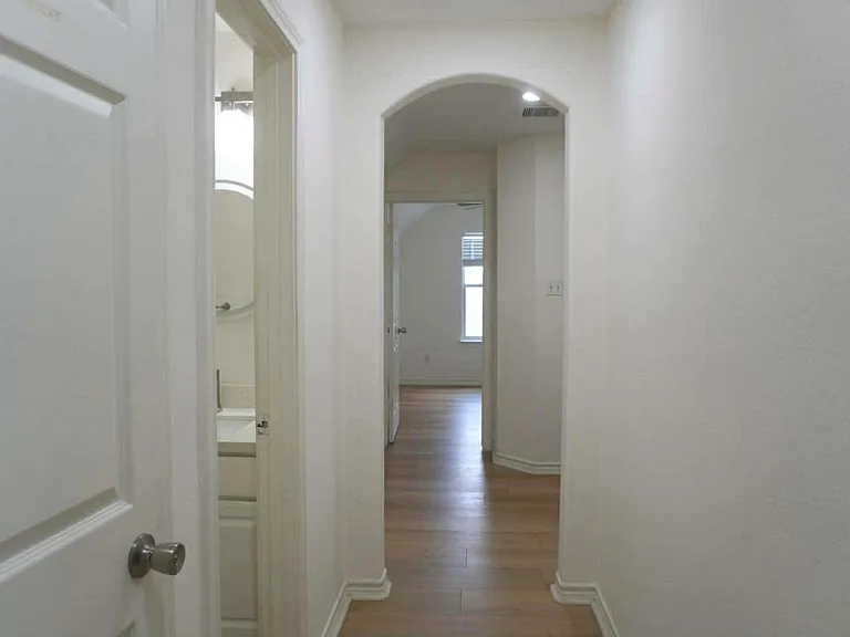 7916 Comal St — Photo 21