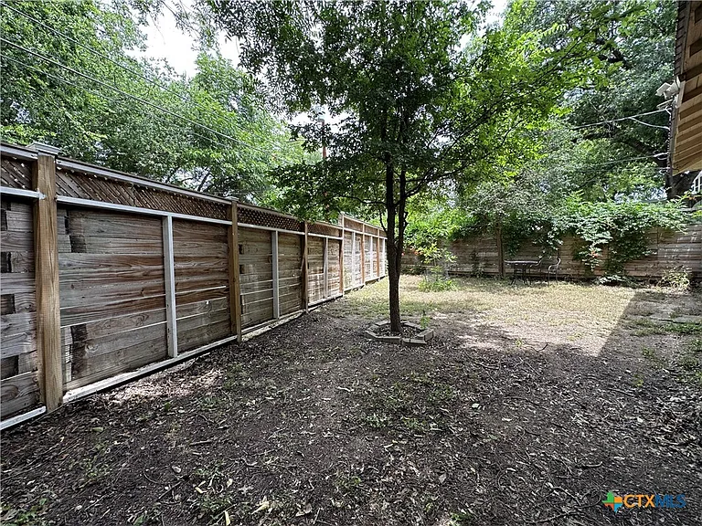 420 W San Antonio St #A — Photo 12