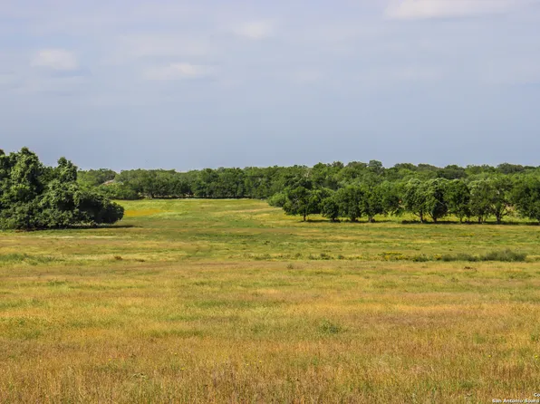 12227 ADKINS ST HEDWIG RD, St Hedwig, TX 78152