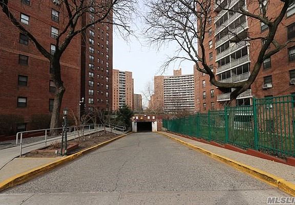 5th image of 6125 98th St APT 9L