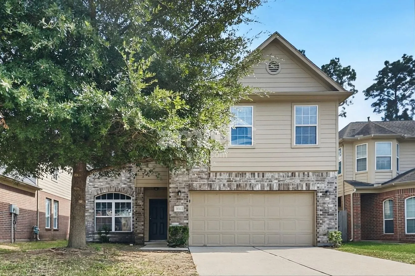 3 bed, 2.5 bath, 2083 sqft, $2,070 — Photo 1