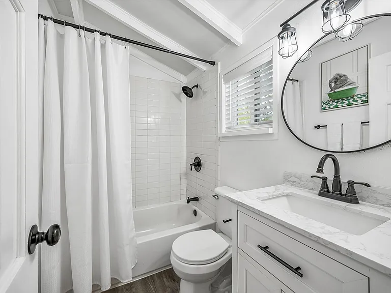 211 Lessin Ln #B — Photo 9