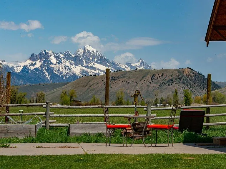2455 Grand Teton Cir — Photo 45