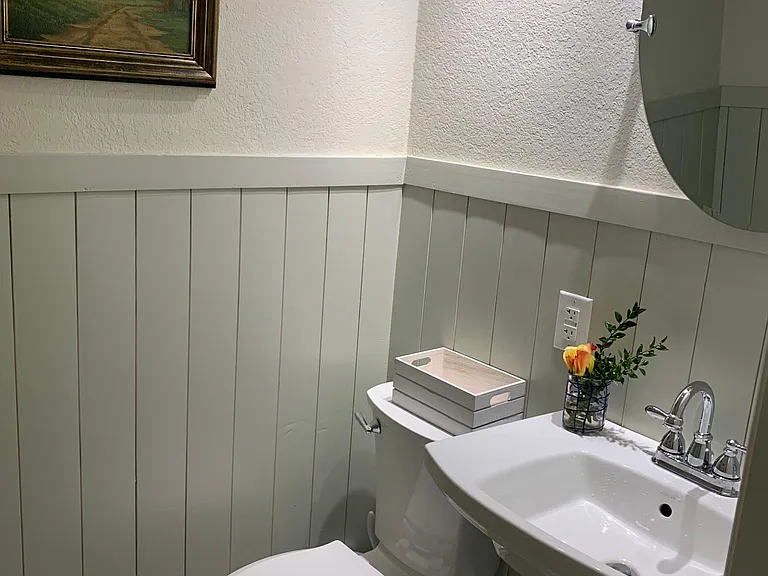 1/2 Bathroom downstairs