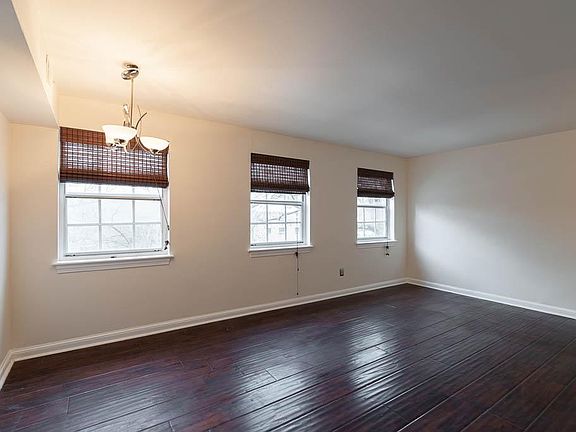 4th image of 2103 N Scott St APT 88