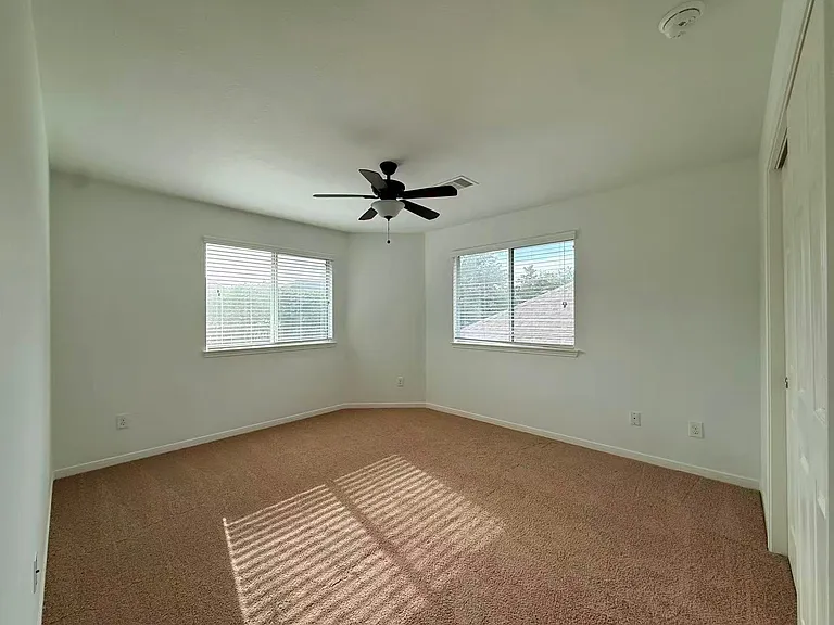 2814 Ridgeglen Ln — Photo 26