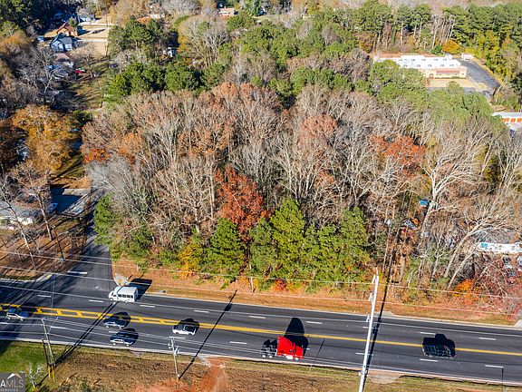 3rd image of 5004 Covington Hwy