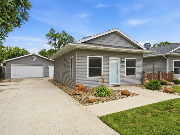 219 & 221 Collins Ave, Evansdale, IA 50707