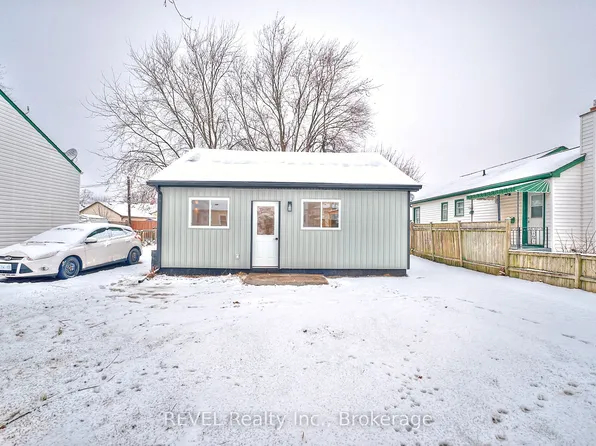 406 Hennepin Ave, Welland, ON L3B 4T5