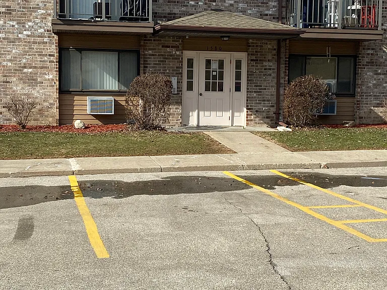 Arrowhead Heights — Photo 1